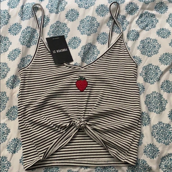 Forever 21 Tops - Forever 21 croptop